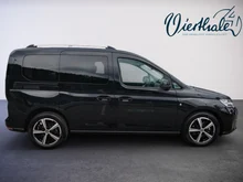 VW Caddy Life TDI 4MOTION in Deepblack Perleffekt
