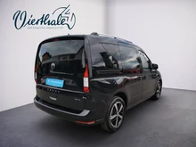 VW Caddy Life TDI 4MOTION in Deepblack Perleffekt