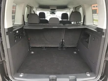 VW Caddy Life TDI 4MOTION in Deepblack Perleffekt