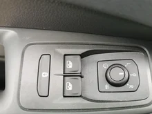 VW Caddy Life TDI 4MOTION in Deepblack Perleffekt