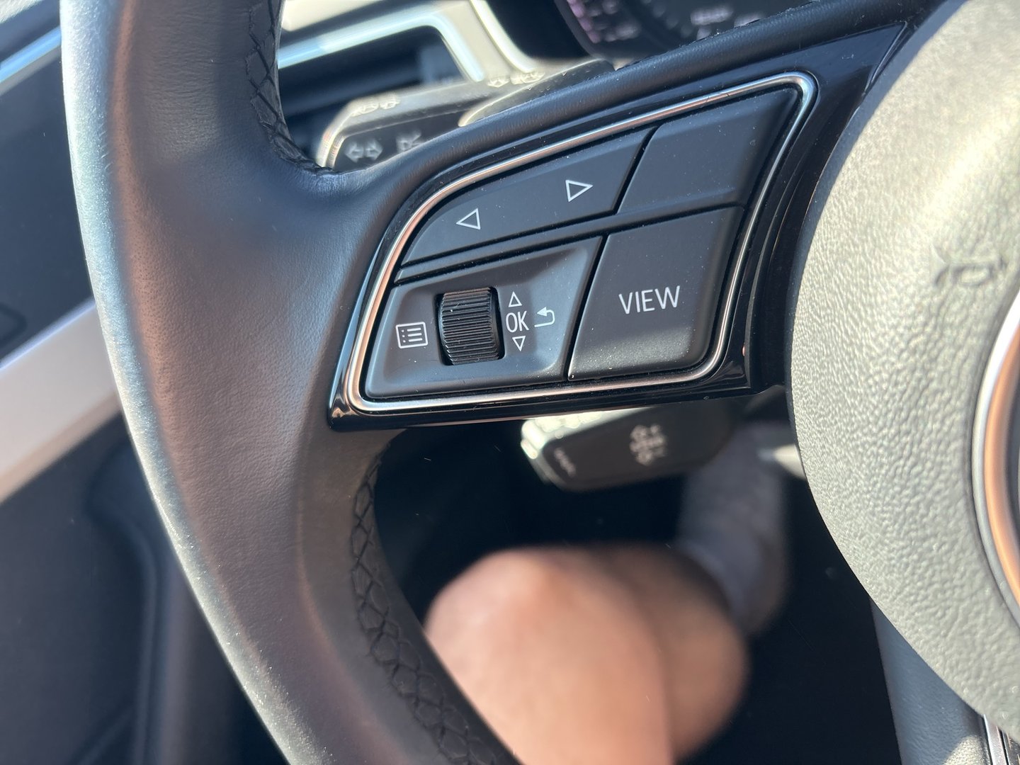 Audi A4 Avant 30 TDI | Bild 13 von 21