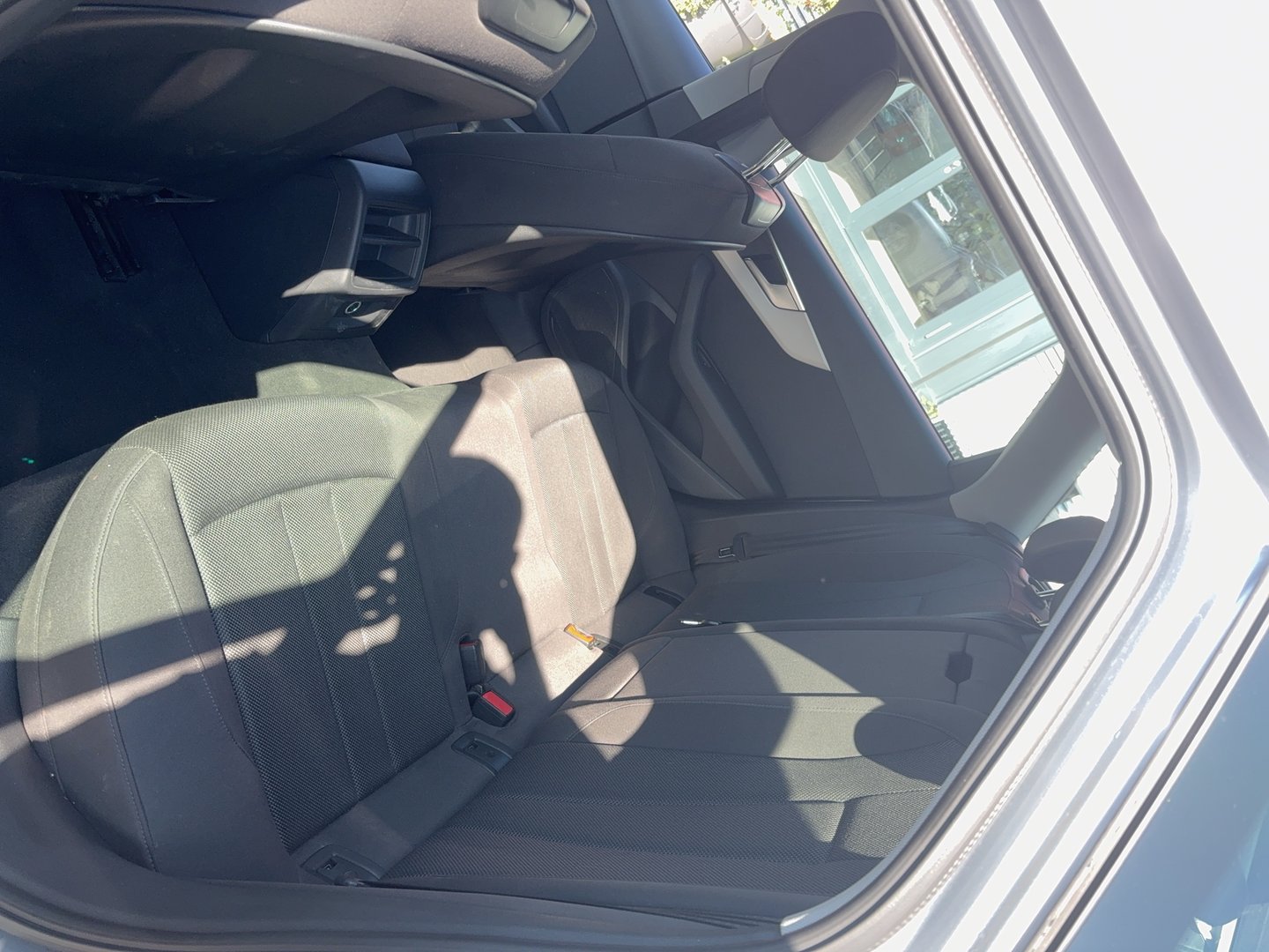 Audi A4 Avant 30 TDI | Bild 17 von 21