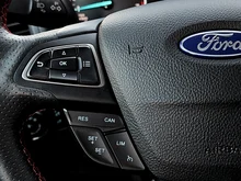 Ford EcoSport 1,0 EcoBoost ST-Line in weiss - normal