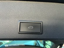 SEAT Ateca Xperience 2.0 TSI DSG 4Drive in Dark Camouflage Grün Metallic