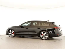 Audi A6 Avant e-hybrid quattro 220 kW in Mythosschwarz Metallic