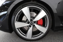 Audi A6 Avant e-hybrid quattro 220 kW in Mythosschwarz Metallic