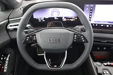 Audi A6 Avant e-hybrid quattro 220 kW in Mythosschwarz Metallic