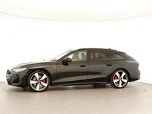 Audi A6 Avant e-hybrid quattro 220 kW in Mythosschwarz Metallic