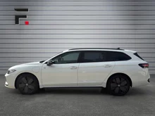VW Passat Variant Sport eHybrid 150kW in Oryxweiß Perlmutteffekt