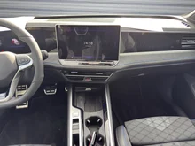 VW Passat Variant Sport eHybrid 150kW in Oryxweiß Perlmutteffekt
