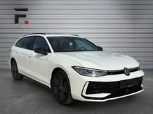 VW Passat Variant Sport eHybrid 150kW in Oryxweiß Perlmutteffekt