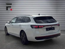 VW Passat Variant Sport eHybrid 150kW in Oryxweiß Perlmutteffekt