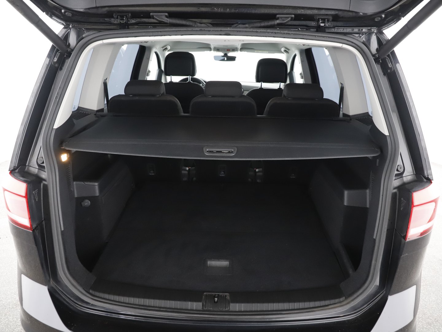 VW Touran Comfortline TDI SCR DSG 5-Sitzer | Bild 26 von 29
