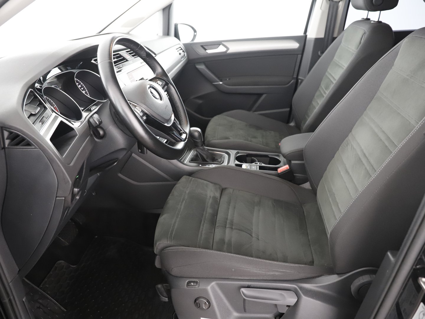 VW Touran Comfortline TDI SCR DSG 5-Sitzer | Bild 14 von 29