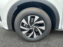 VW T-Roc Life eTSI DSG in Pure White Dach Black Uni