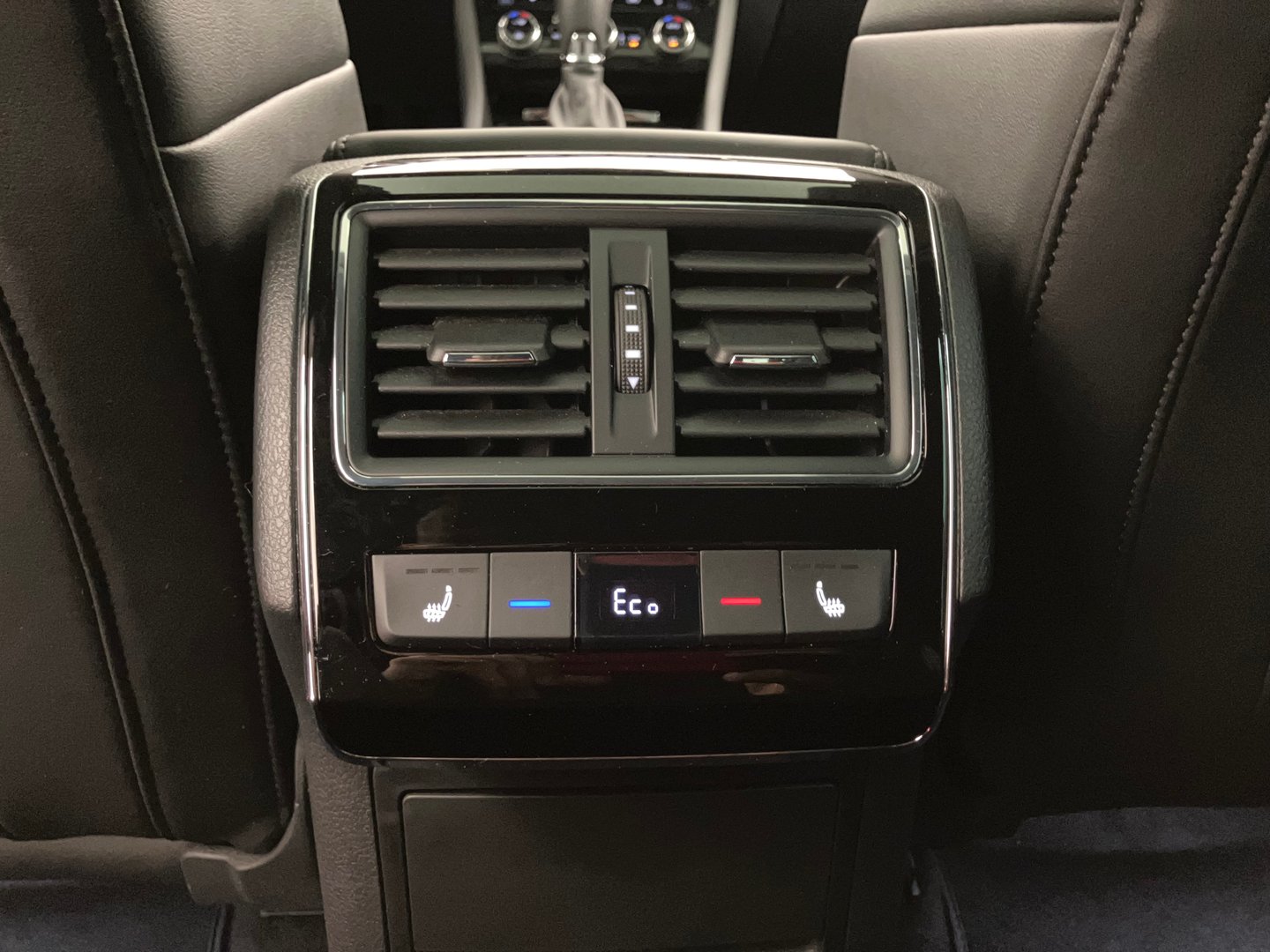 Škoda SUPERB iV SPORTLINE DSG | Bild 29 von 34
