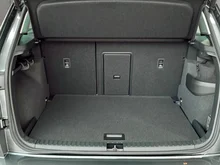 Škoda Karoq Selection TDI in Graphit-Grau Metallic