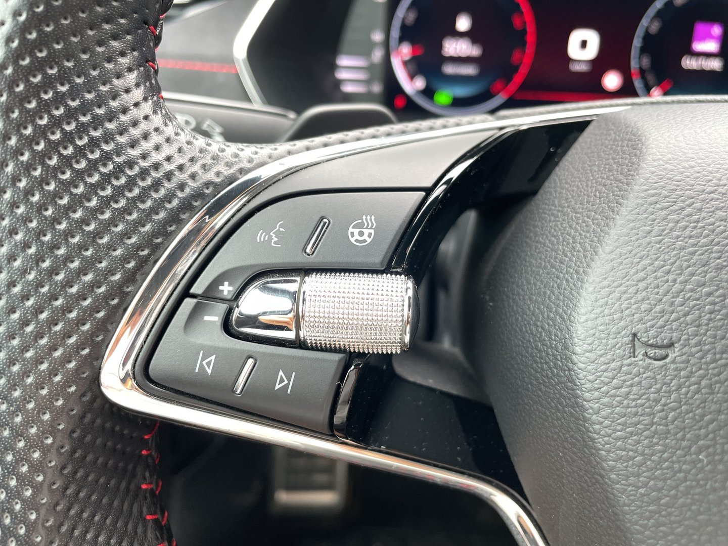 Škoda OCTAVIA Combi RS TDI DSG | Bild 14 von 28