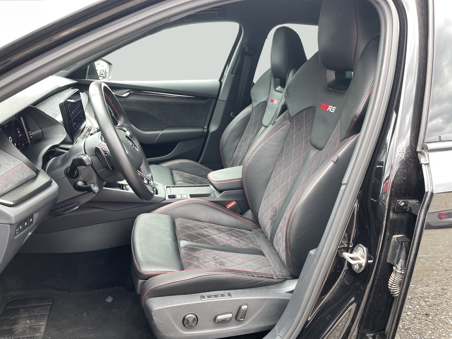 Škoda OCTAVIA Combi RS TDI DSG | Bild 9 von 28