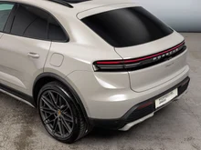 Porsche Macan 4 in kreide
