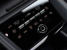 Porsche Macan 4 in kreide