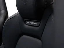 Porsche Macan 4 in kreide