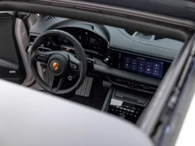 Porsche Macan 4 in kreide