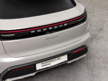 Porsche Macan 4 in kreide