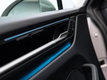 Porsche Macan 4 in kreide