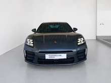 Porsche Panamera 4 E-Hybrid in aventuringrünmetallic