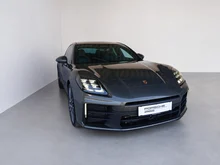 Porsche Panamera 4 E-Hybrid in aventuringrünmetallic