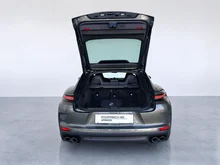 Porsche Panamera 4 E-Hybrid in aventuringrünmetallic