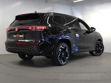 VW Tayron Sport eHybrid DSG 200kW in Grenadillschwarz Metallic