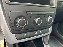 Škoda Yeti 4x4 Active TDI in Alaska-Weiß