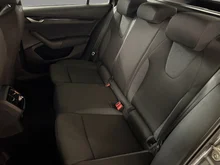 Škoda Octavia Combi Essence TSI mHEV DSG in Graphit-Grau Metallic