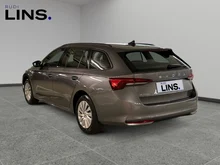 Škoda Octavia Combi Essence TSI mHEV DSG in Graphit-Grau Metallic