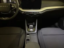 Škoda Octavia Combi Essence TSI mHEV DSG in Graphit-Grau Metallic