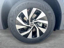 VW Tiguan Friends eTSI DSG in Delfingrau Metallic