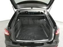 Audi A6 Avant 40 TDI Sport in 0E Mythosschwarz Metallic