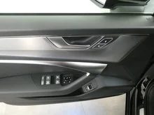 Audi A6 Avant 40 TDI Sport in 0E Mythosschwarz Metallic