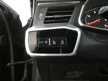Audi A6 Avant 40 TDI Sport in 0E Mythosschwarz Metallic