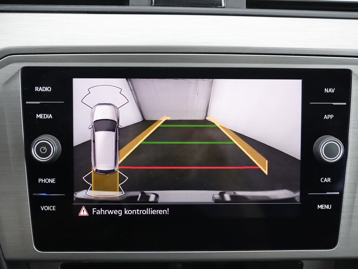 VW Passat Variant Business TDI DSG | Bild 8 von 14