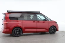 VW California Beach eHybrid 180 kW 4M in Fortanarot Met./Dach Deepblack Perleff.