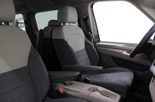 VW Multivan Edition eHybrid 180 kW 4MOTION in Indiumgrau Metallic/Dach Deepblack