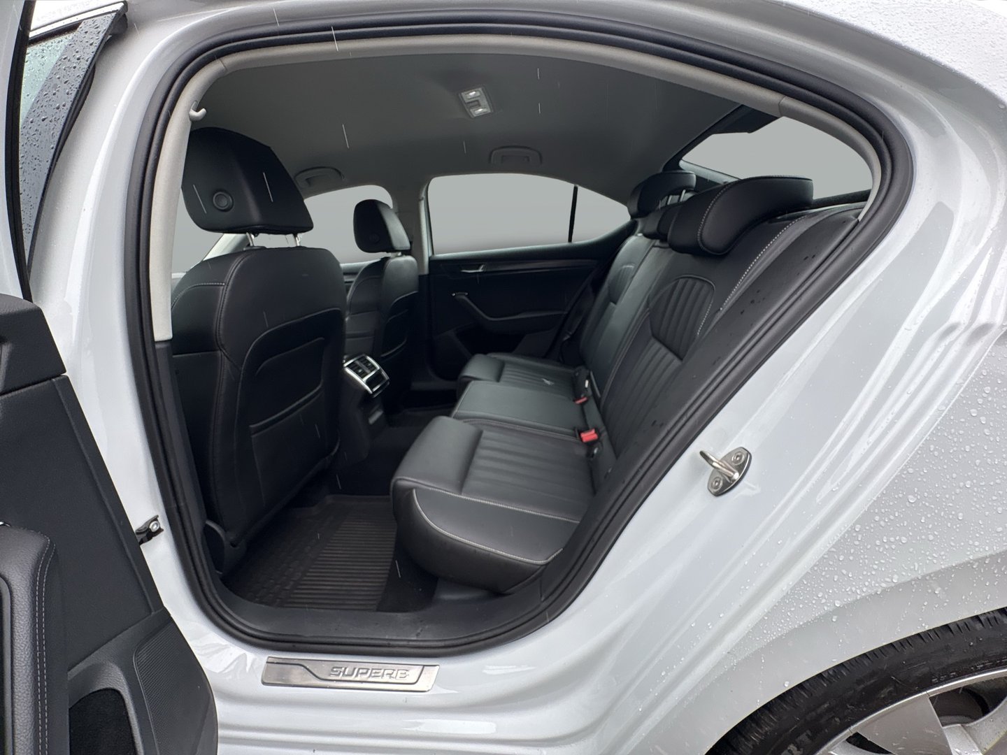 Škoda Superb 4x4 Style TSI DSG | Bild 17 von 23