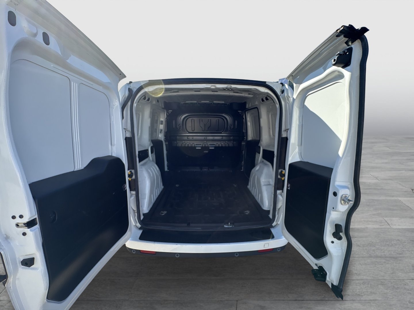 Fiat Doblo Cargo L1H1 1,3 MultiJet 95 Lounge | Bild 16 von 18