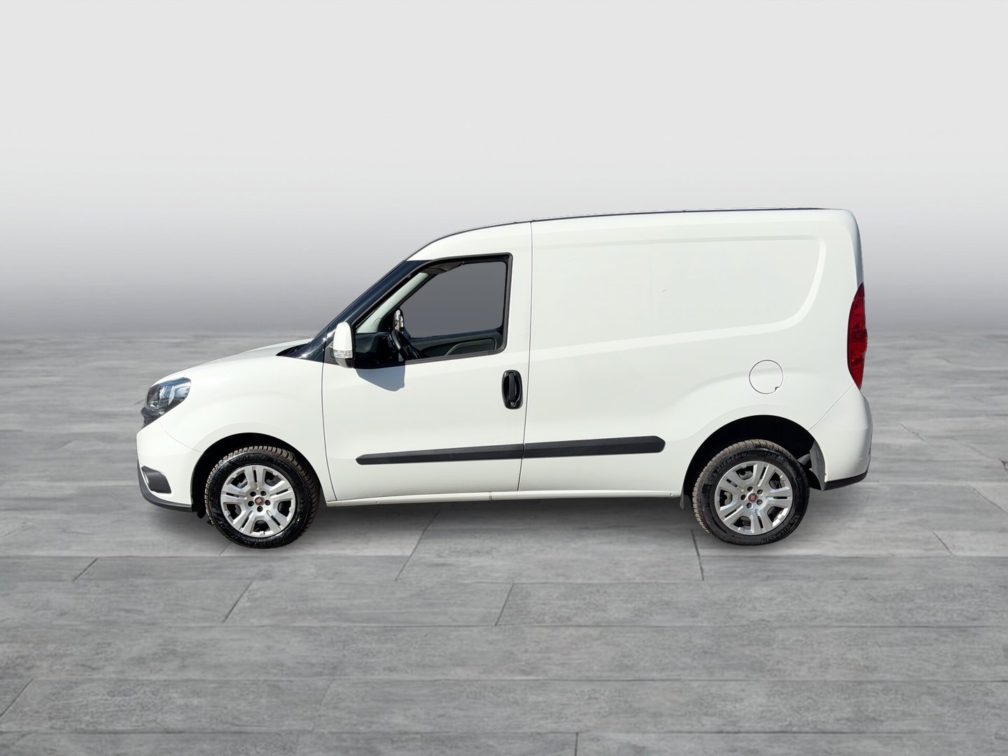 Fiat Doblo Cargo L1H1 1,3 MultiJet 95 Lounge | Bild 2 von 18