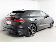 Audi Q8 50 TDI quattro in mythosschwarz metallic
