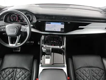 Audi Q8 50 TDI quattro in mythosschwarz metallic