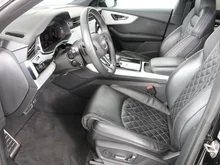 Audi Q8 50 TDI quattro in mythosschwarz metallic